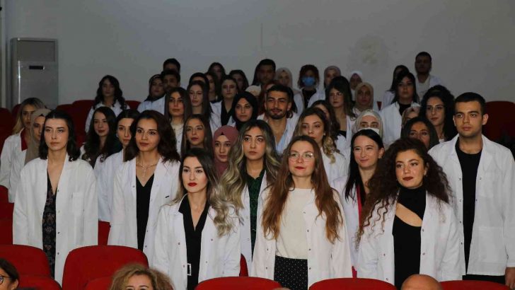 Beslenme ve Diyetetik Bölümü öğrencileri önlük giydi