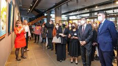 “Bir kadın, bir renk” karma yağlı boya resim sergisi