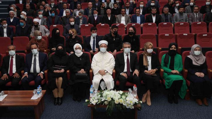 Diyanet İşleri Başkanı Erbaş: “Samimiyet için, başkalarının iyiliği adına çalışmaktan huzur duymalıyız”