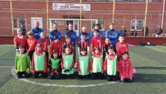 Efsane kaptandan Eskişehir Kanlıkavak Futbol Altyapı’ya ziyaret