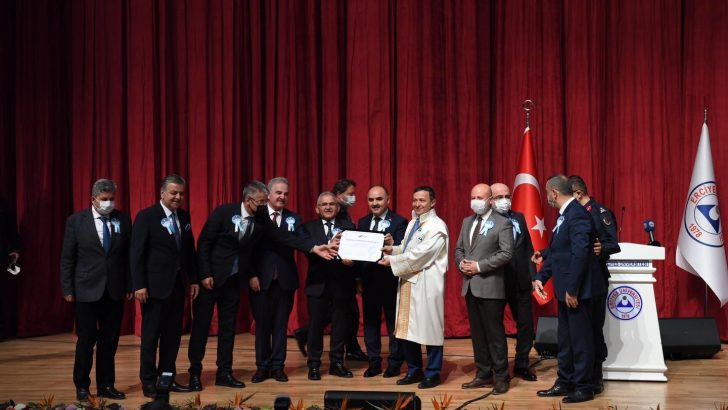 ERÜ Rektörü Prof. Dr. Çalış: “Bilimin ışığında ülkemiz ve milletimiz için var gücümüzle çalışmaya aralıksız devam edeceğiz”