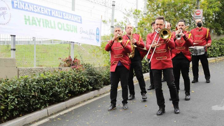 Eyüpsultan Finanskent halı sahası açıldı