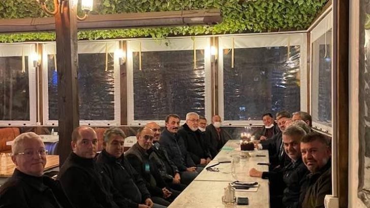 Gönül dostlarıyla bir araya geldi