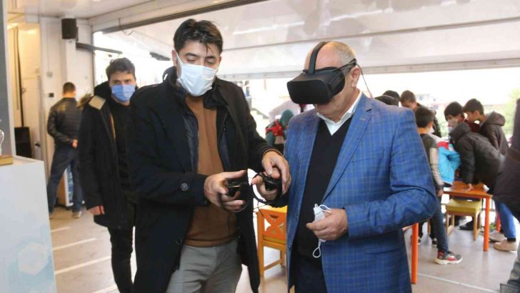 Güvenli İnternet Tırı Yahyalılı öğrencilerle buluştu