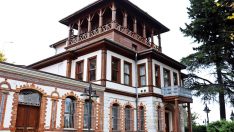 İki büyük yangın geçirdi, 130 yılı geride bıraktı