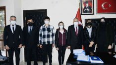 İnönü Anadolu Lisesi öğrencilerinden Başkan Bozkurt’a teşekkür ziyareti