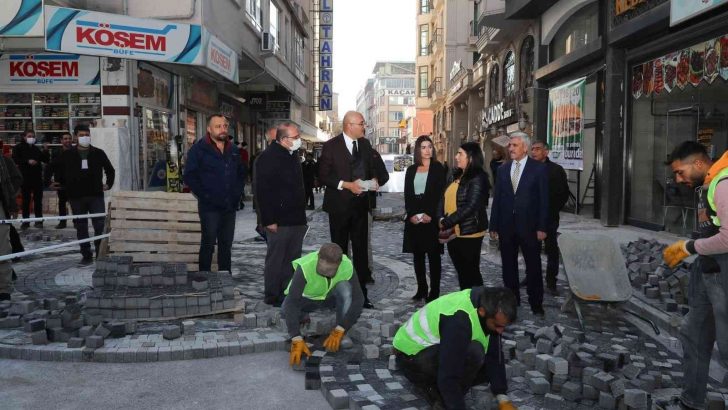 İpekyolu’nda yol çalışmaları sürüyor