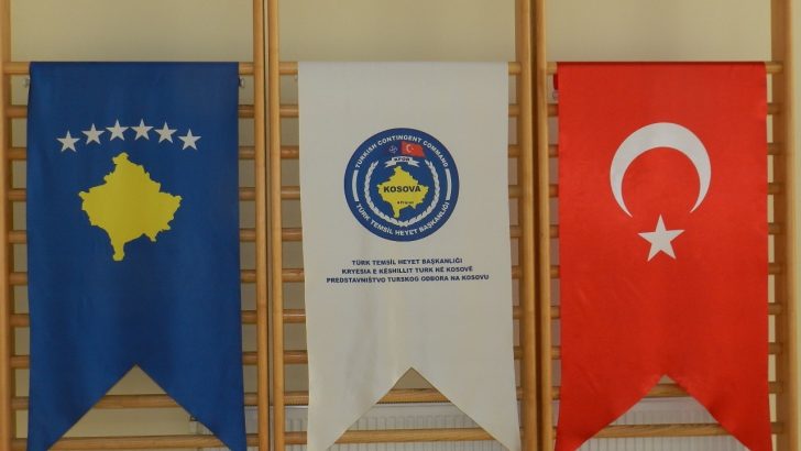 Kosova’da görev yapan Türk askerinden eğitime destek