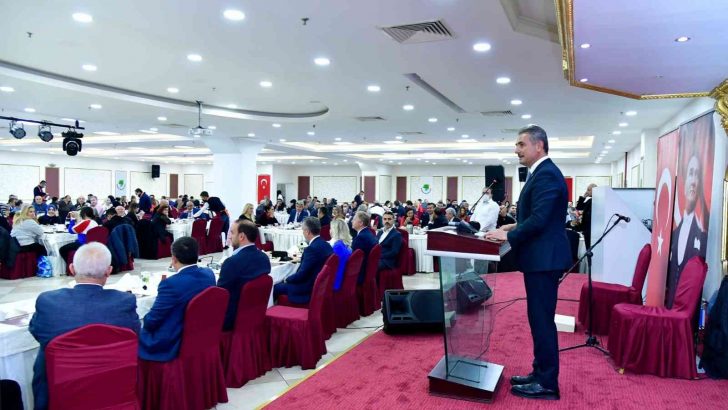 Mamak protokolü öğretmenlerle bir araya geldi