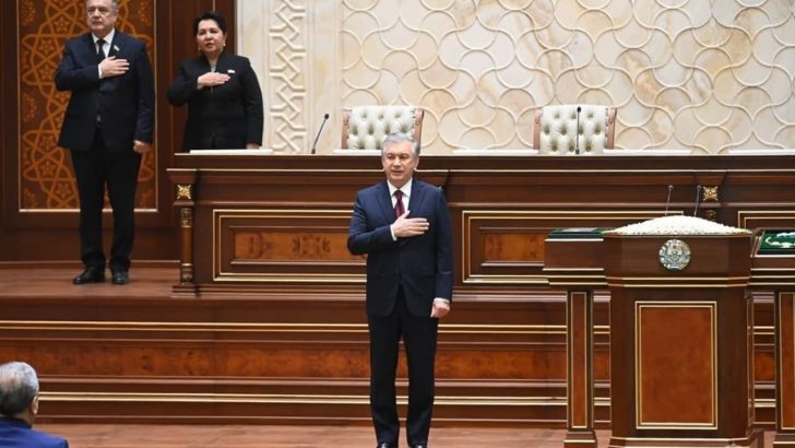 Özbekistan Cumhurbaşkanı Mirziyoyev ikinci dönemi için yemin etti