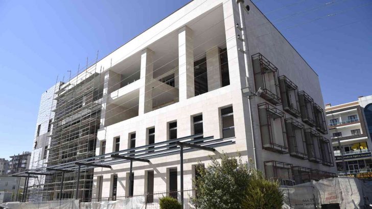 Selçuklu şehir kütüphanesi tamamlanıyor