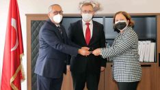 Tıp fakültesinde devir teslim töreni