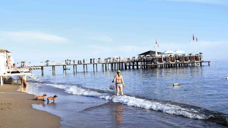 Turizm sezonu bitti sahiller az sayıda turiste kaldı