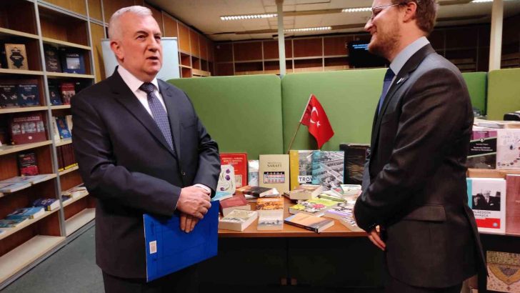 Türkiye, Macaristan’ın en büyük devlet kütüphanesine 200 kitap hediye etti