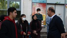 Vali Erin Hilvan’da gençlerle buluştu