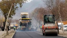 Van’da yol asfaltlama çalışması