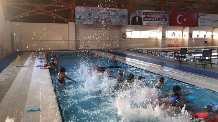 Yüzme bilmeyen kalmasın projesi devam ediyor