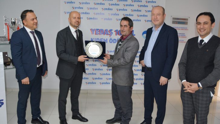 10 yılı geride bırakan personele ödül