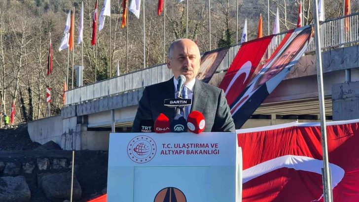 Bakan Karaismailoğlu, “Salt ideoloji siyaseti yapanlar bu ülkeyi hep uçuruma sürüklediler”