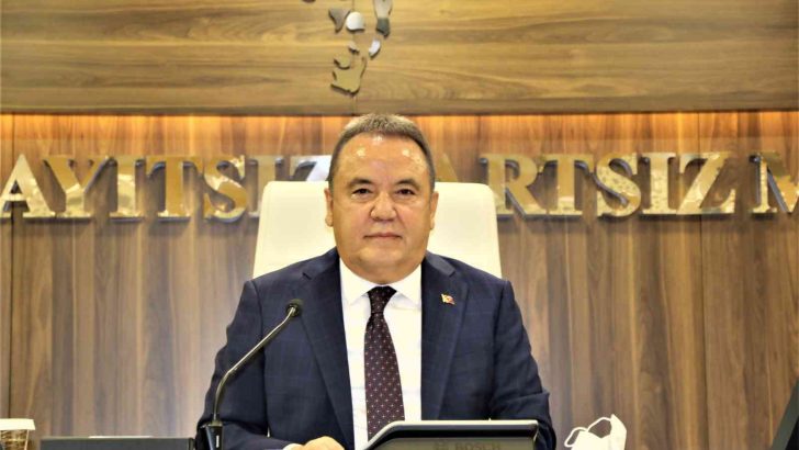 Başkan Böcek’ten ucuz ekmek müjdesi