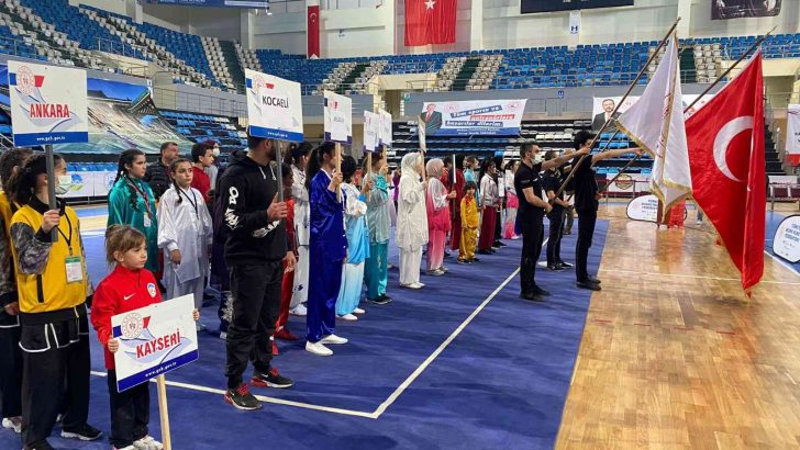 Başkan Büyükkılıç minik şampiyonu tebrik etti