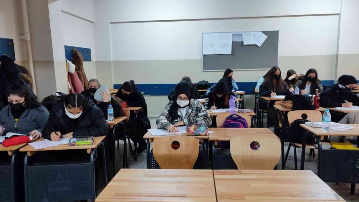 Beyoğlu’nda üniversite adaylarına sınav öncesi ve sonrasında tam destek