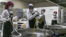 Büyükşehir Belediyesi, zeytinleri zeytinyağına dönüştürdü, aşhanede kullanmaya başladı