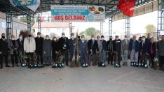 Büyükşehirden, Demirci’de meyve üretimine destek