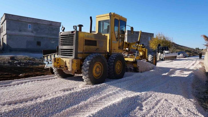 Haliliye’nin dört mahallesinde yol çalışması