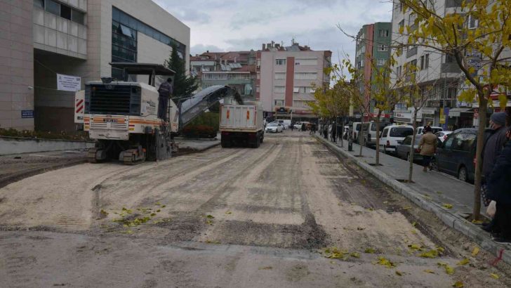 Isparta Meydan AVM etrafında çevre düzenlemesi yapılıyor