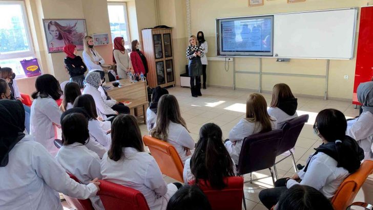 Kütahya Mesleki ve Teknik Anadolu Lisesi’nde uygulamalı kariyer eğitimi