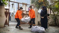 Mersin Büyükşehir Belediyesi, Halk Kartlılara yakacak odun dağıtıyor