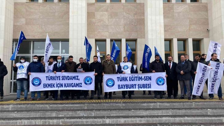 Türk Eğitim-Sen Bayburt Şubesi, Öğretmenlik Meslek Kanunu konulu bir basın açıklaması düzenledi