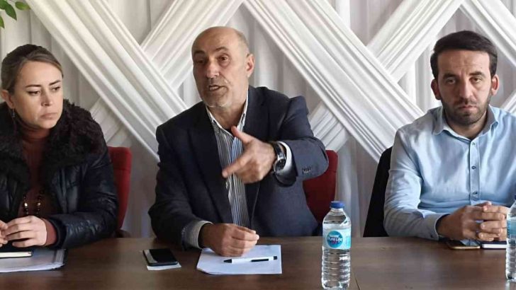 AK Parti İlçe Başkan Yardımcısı Murat Tuna, “Laf siyaseti yapıyorlar”