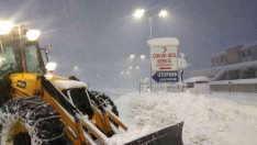 Düzce Üniversitesi karla mücadelede 24 saat çalışıyor