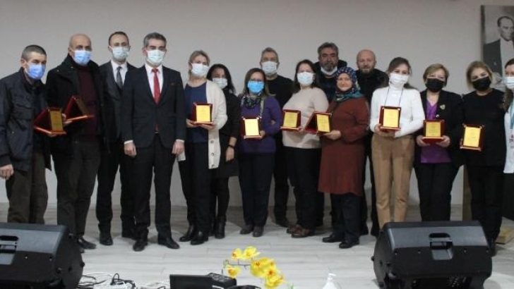 Emekli olan 12 personele plaket töreni yapıldı