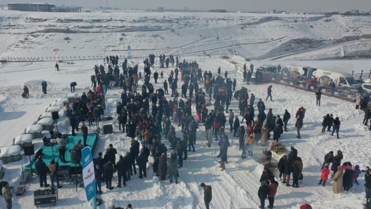 Karda doğa yürüyüşü renkli anlara sahne oldu