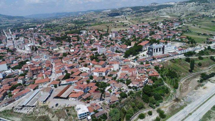 MASKİ’nin Selendi merkezdeki altyapı çalışmaları sürüyor