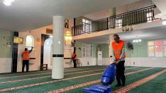 Seyhan’da ibadethaneler temizleniyor