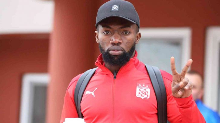 Sivasspor’da Azubuike ile yollar ayrıldı