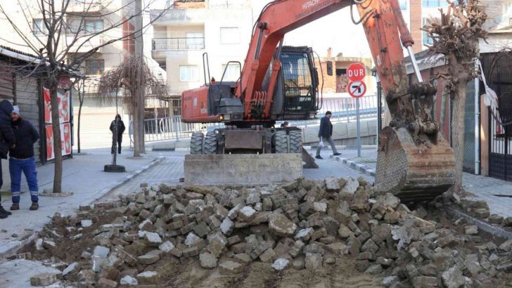 Turgutlu Belediyesi farklı noktalarda çalışmalarını sürdürüyor