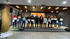 Ümraniye’de “İşim Var Okula Gidiyorum” projesinde karne ve sertifika heyecanı yaşandı