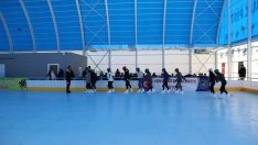 İpekyolu’nda öğrenciler buz pistiyle tanıştı