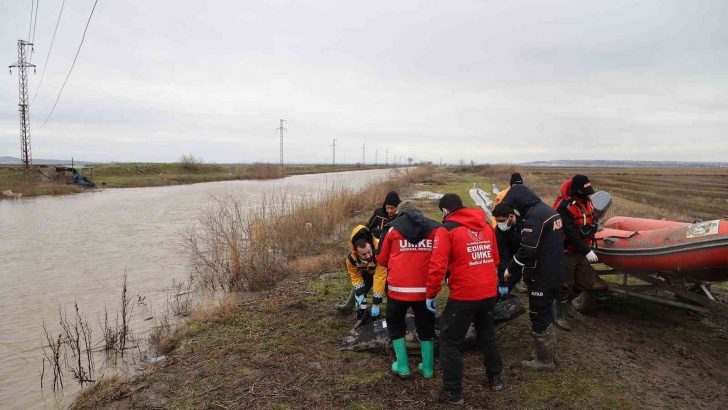 Sağlık Bakanı Koca’dan Yunan mevkidaşı Plevris’e: “İnsanlık ölmemeli”