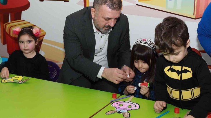 Sincan Belediye Başkanı Murat Ercan’dan çocuklara sürpriz ziyaret